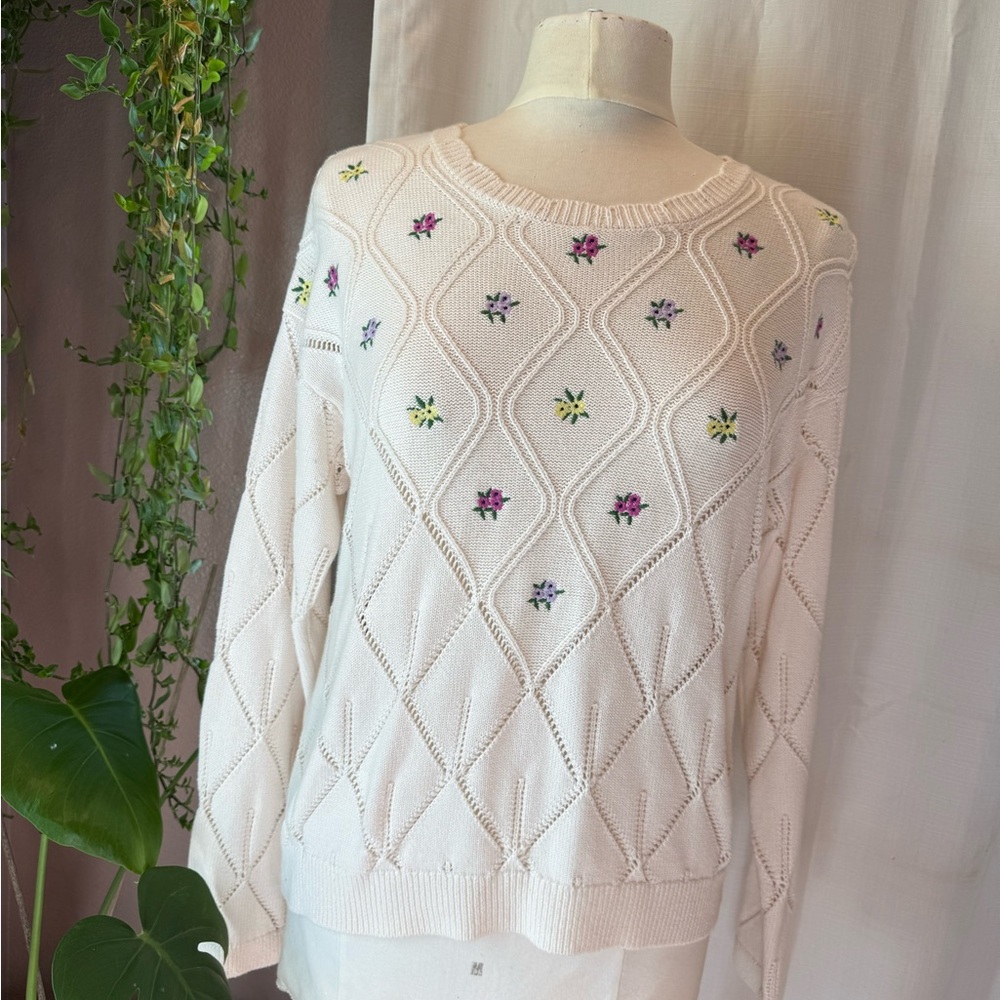 Vintage Floral Embroidered White Sweater